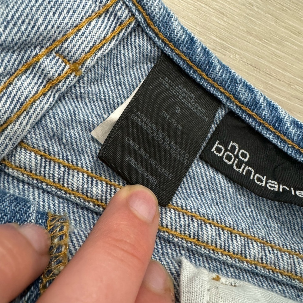 Vintage Y2K mid rise denim jean shorts - Picture 9 of 10